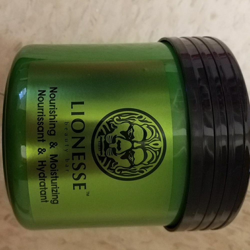 Lionesse Deep conditioning hair treatment